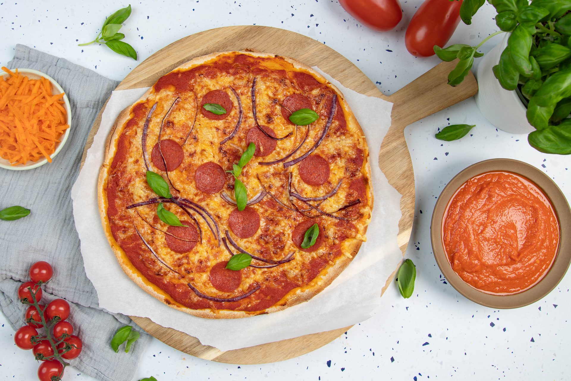 Fast food, Ingredient, Pizza, Tableware, Produce, Cooking, Recipe, Pepperoni, Fruit